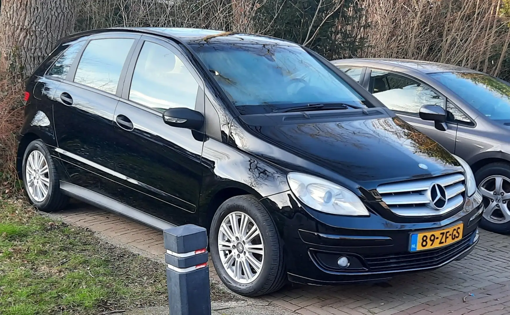 Mercedes-Benz B 170 AIRCO-CRUISECONTR-RADIO.CD-TREKHAAK- PARROT-16 LMV Negru - 1