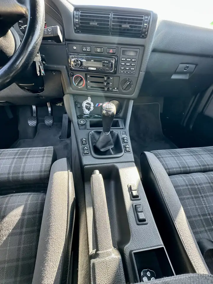 BMW 320i, foto 7