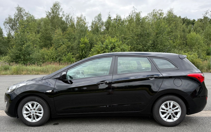 Hyundai i30 cw GDI Automatik Sitzheizg. Alu 1.Hand — photo 14