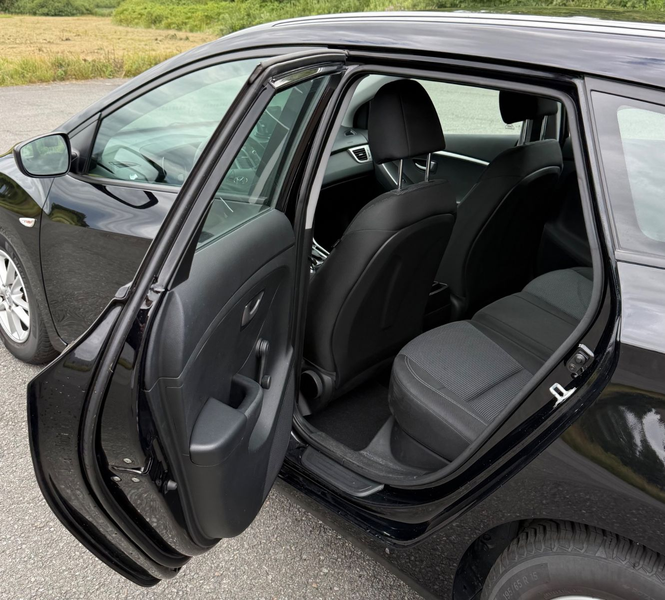 Hyundai i30 cw GDI Automatik Sitzheizg. Alu 1.Hand — photo 13