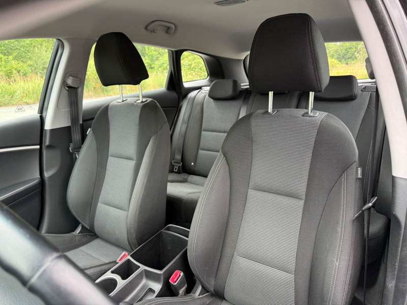 Hyundai i30 cw GDI Automatik Sitzheizg. Alu 1.Hand — photo 16