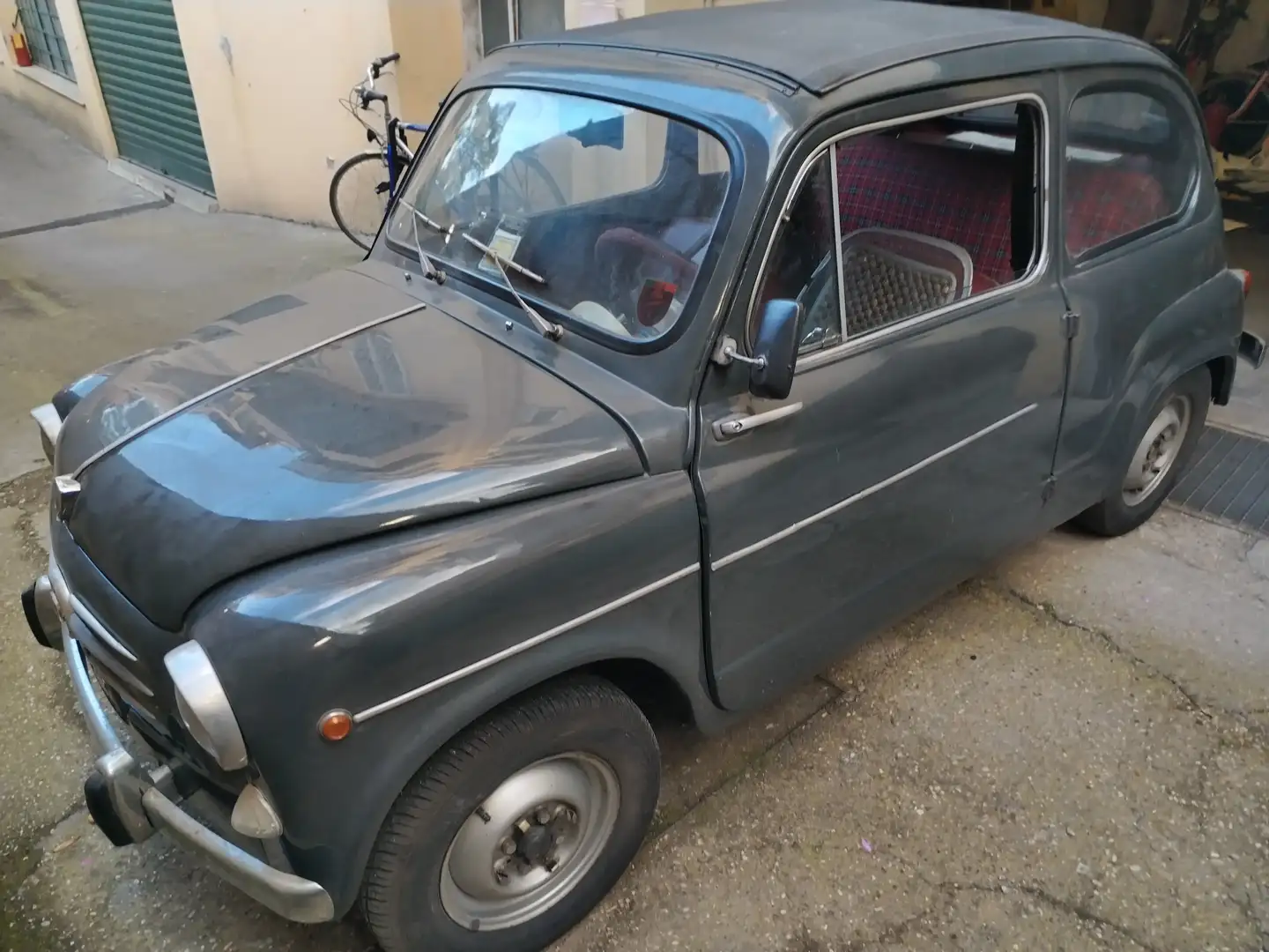 Fiat 600 Gris - 2