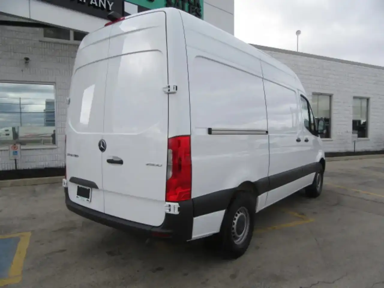 Mercedes-Benz Sprinter снимка Mercedes-Benz Sprinter