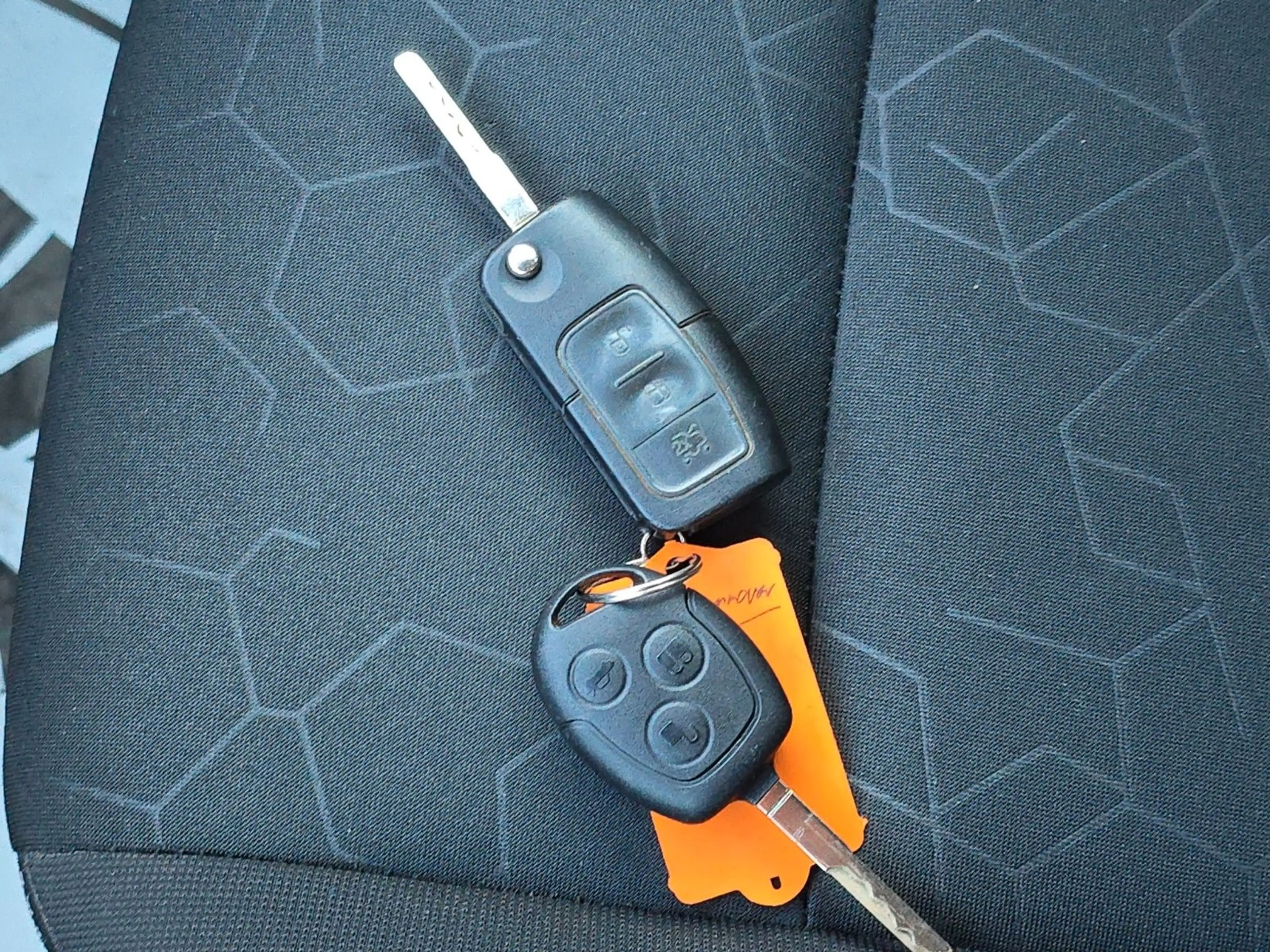 Ford B-Max B-MAX Trend, Zahnriemen Service TÜV NEU — photo 19