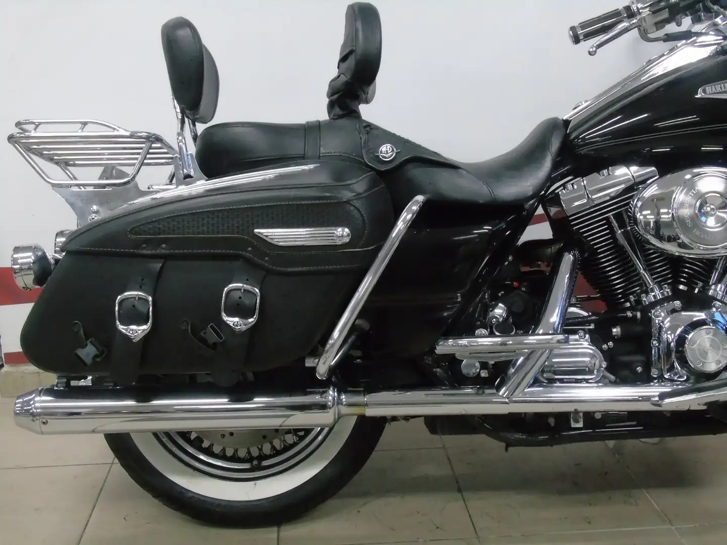 Harley-Davidson Road King Negro - 2
