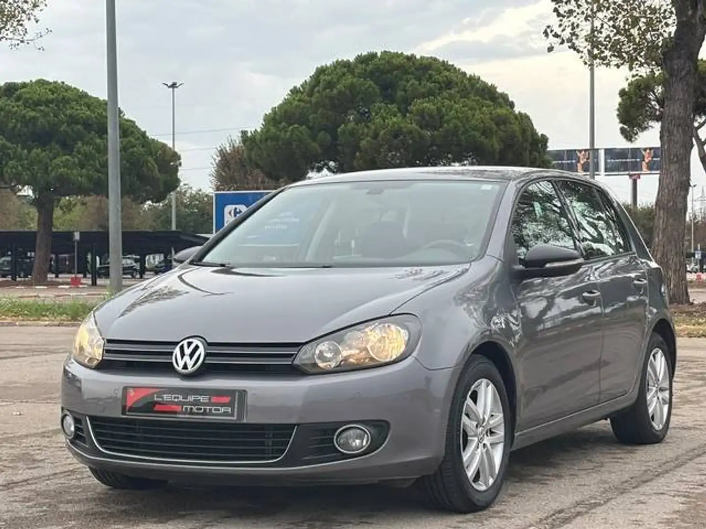Volkswagen Golf 1.4 TSI Sport Gris - 2