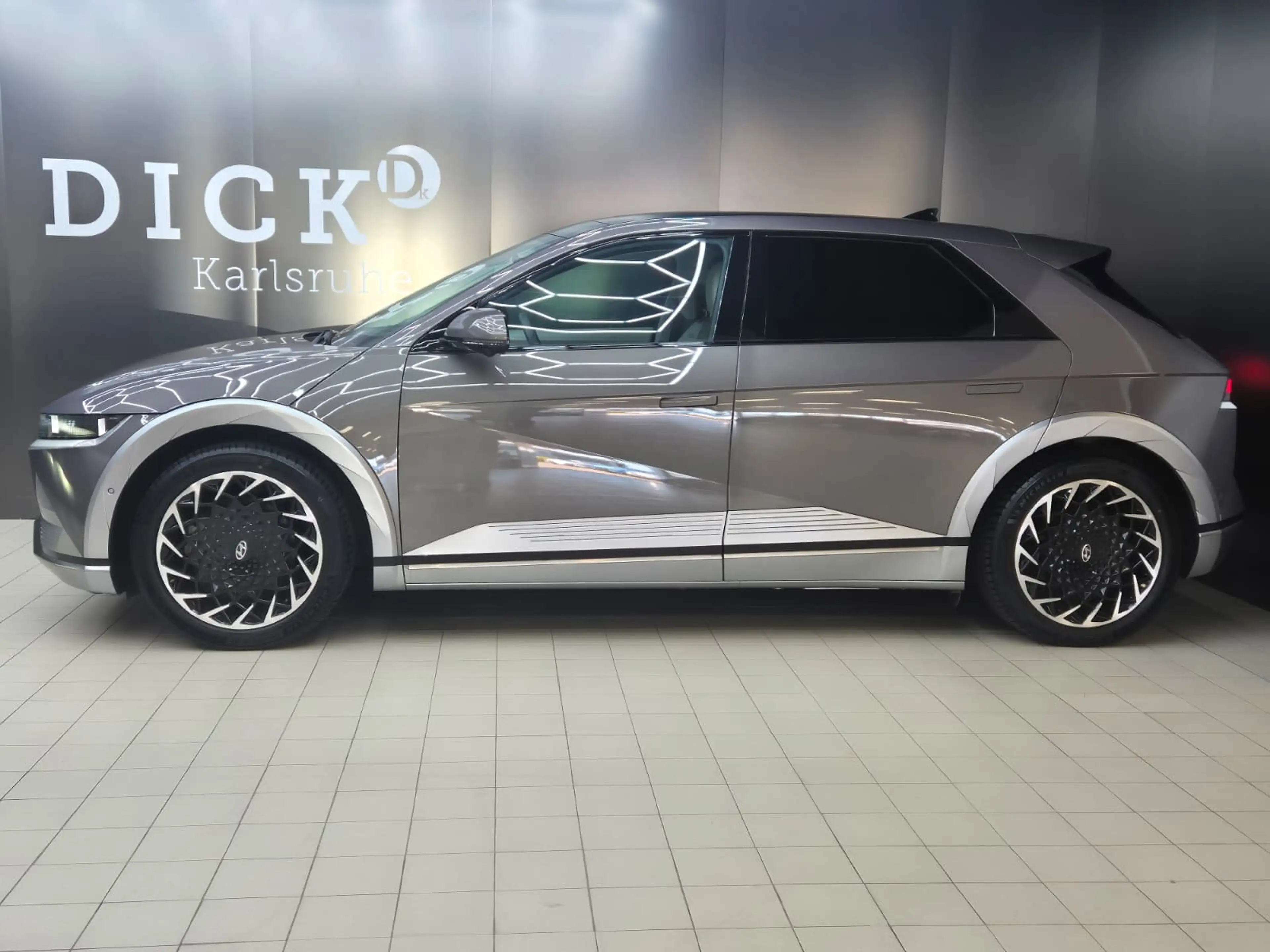 Hyundai IONIQ 5 Uniq PANO+LED+HEAD+MEMO+BOSE+360°+AHK+WP — photo 5