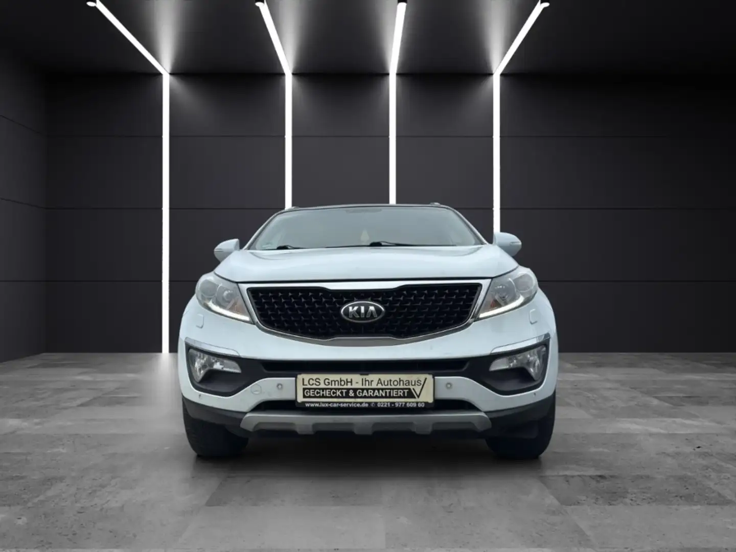 Kia Sportage Spirit 4WD 2.0 CRDI AHK LEDER NAVI PANO Sportpaket Blanc - 1
