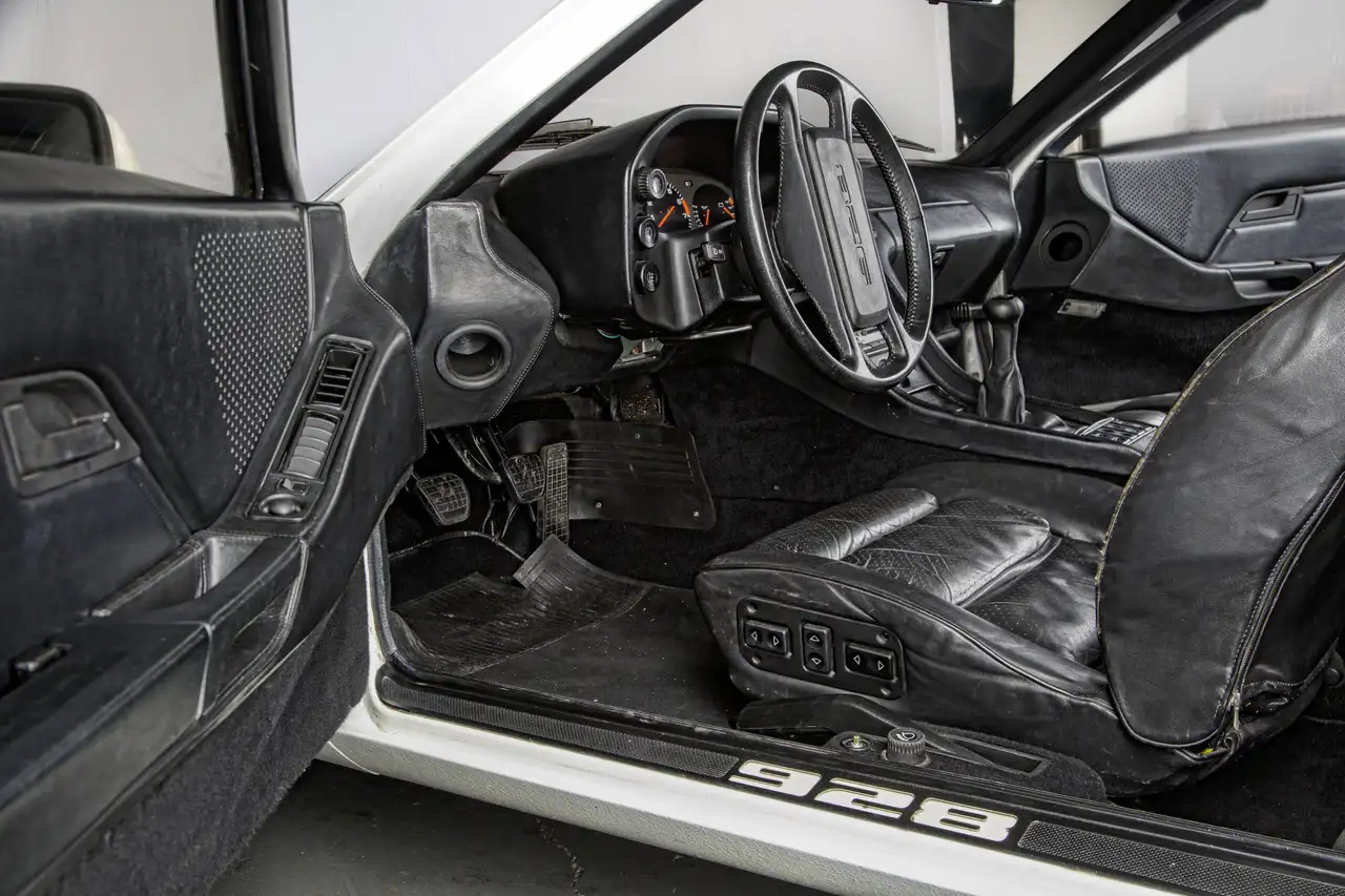 Porsche 928 4.7 S, foto 11