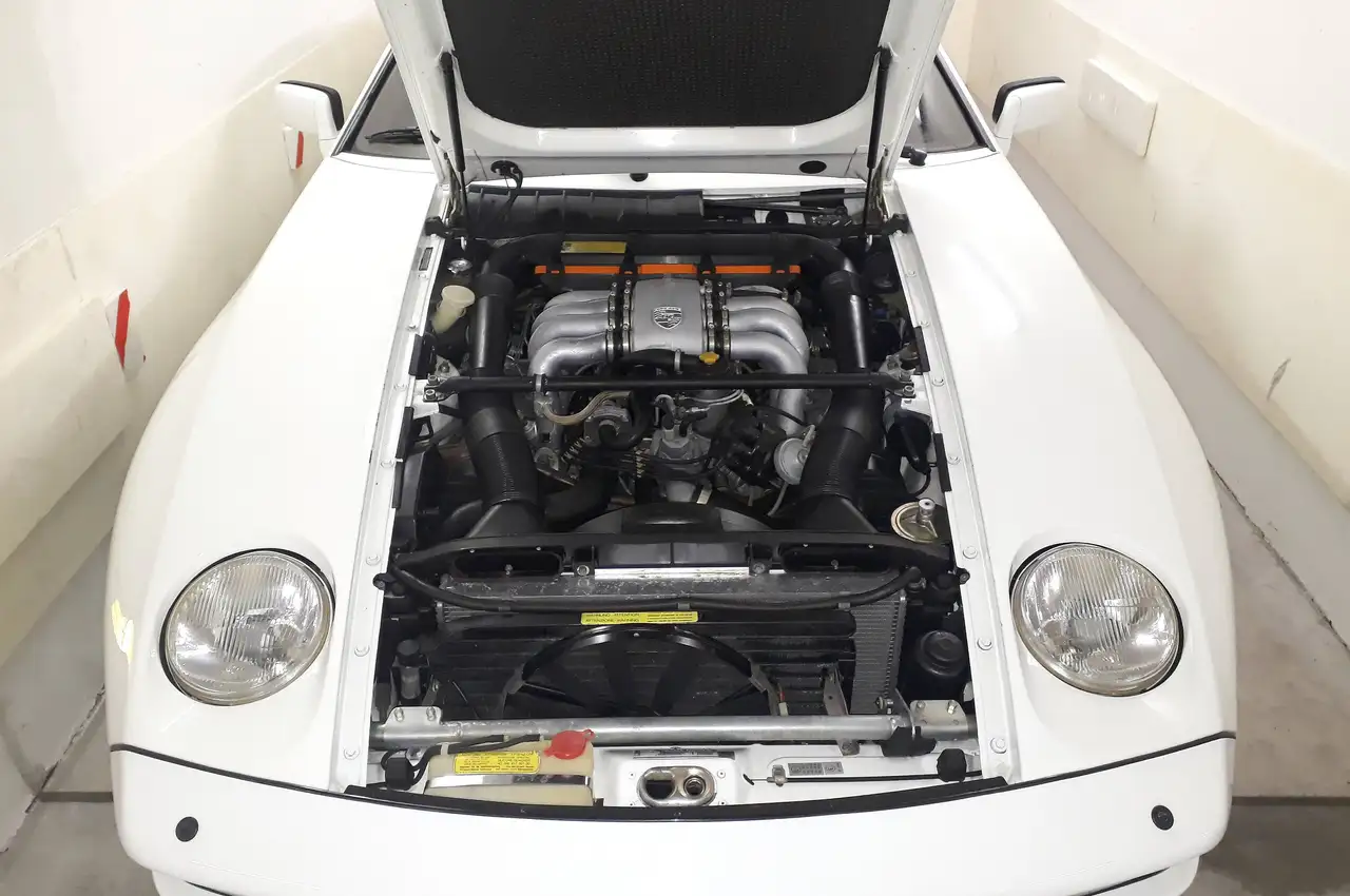 Porsche 928 4.7 S, foto 2