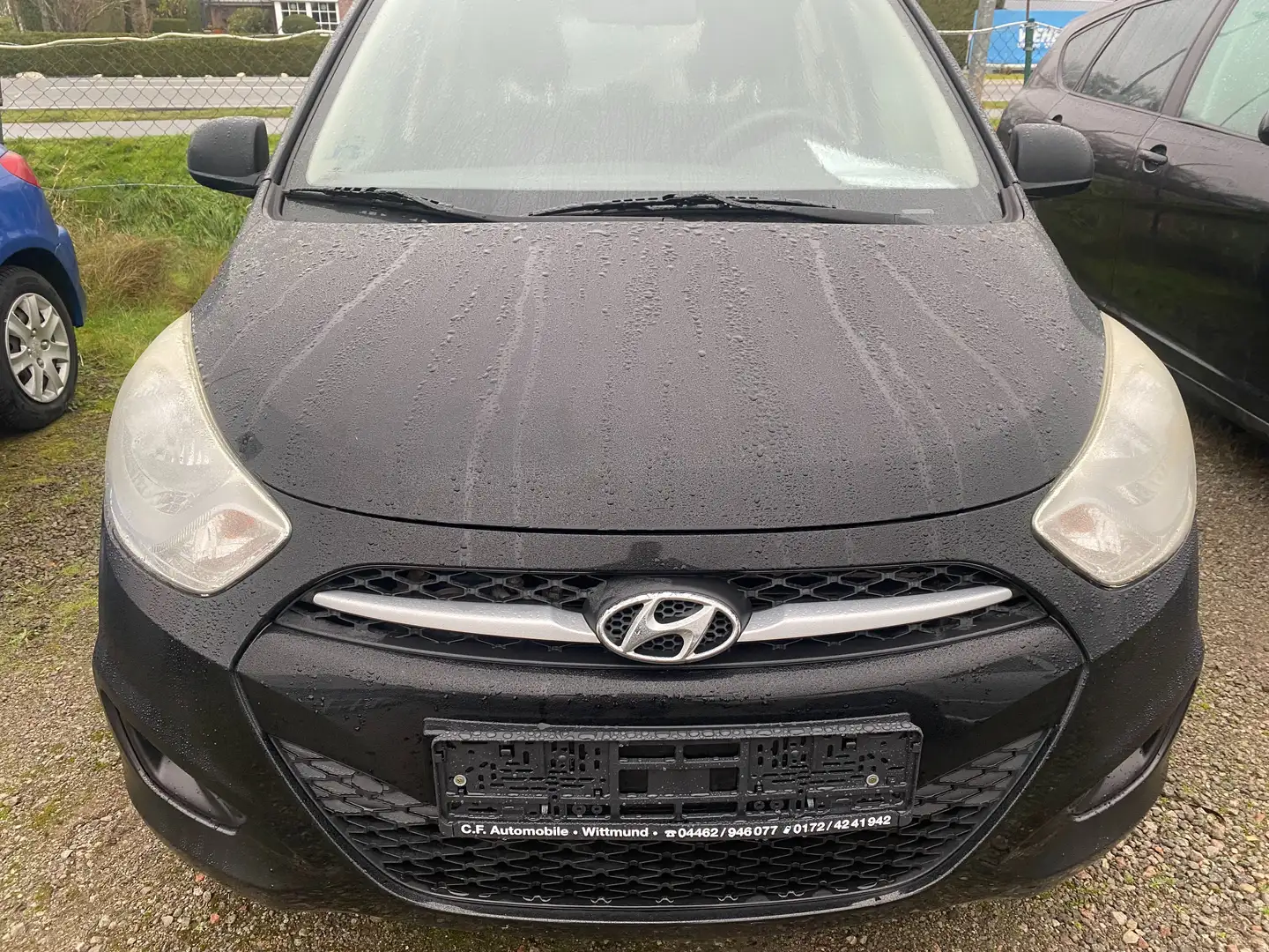 Hyundai i10 i10 1.1 FIFA WM Edition TÜV NEU Schwarz - 1