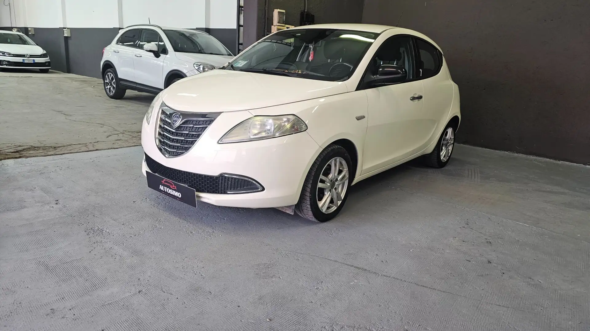 Lancia Ypsilon Ypsilon 0.9 TwinAir 85 CV 5 porte S&S Gold Blanc - 1