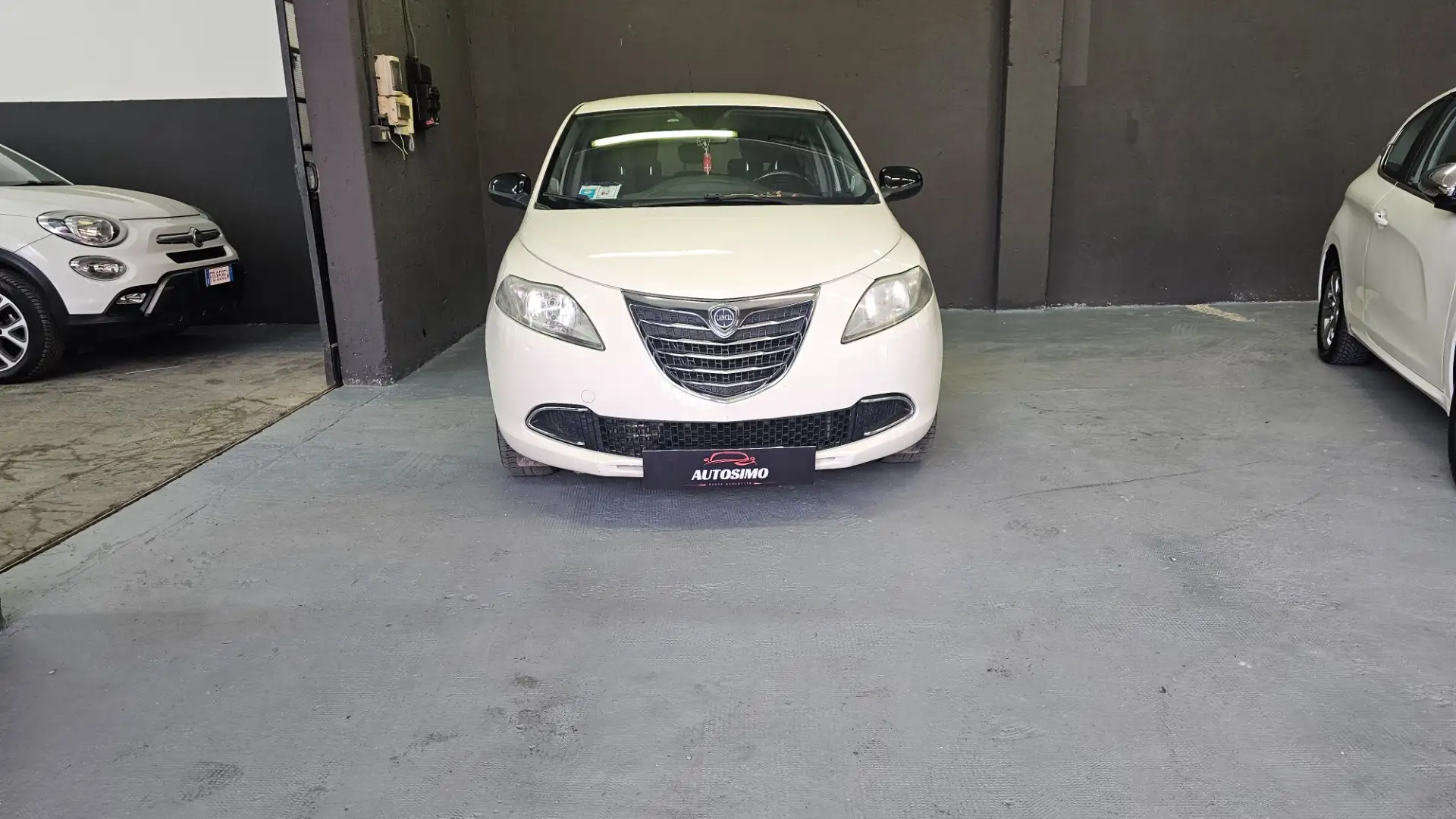Lancia Ypsilon Ypsilon 0.9 TwinAir 85 CV 5 porte S&S Gold Blanc - 2