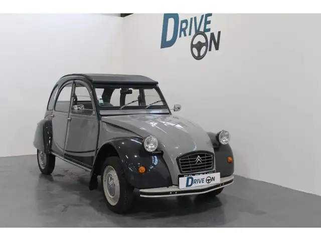 Citroen 2CV BERLINE .