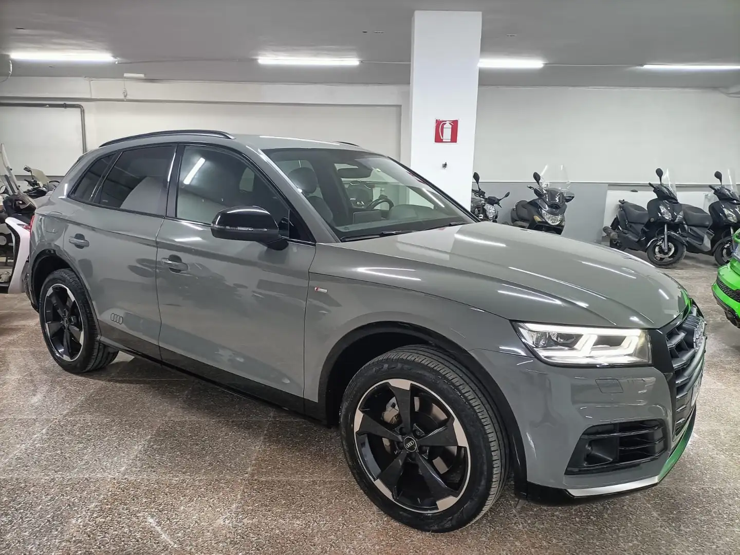 Audi Q5 40 2.0 tdi S line Quattro 190cv S-tronic RATE Grigio - 2