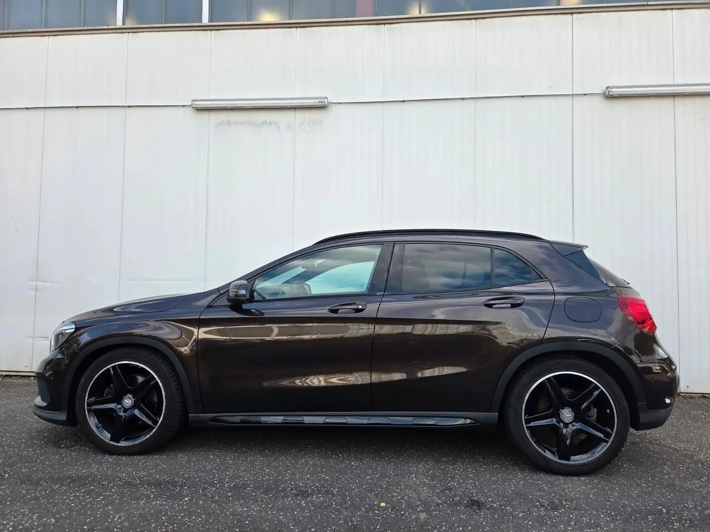 Mercedes-Benz GLA 250 4Matic AMG Line/Pano/Leder/Kamera Brun - 1