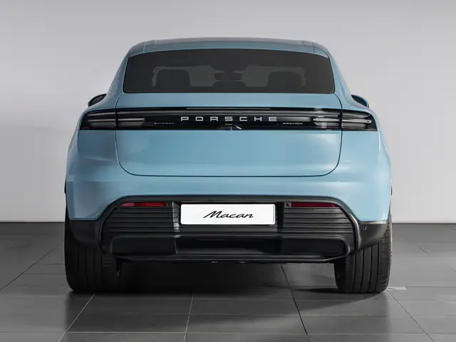 Porsche Macan view 4