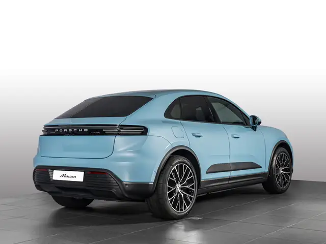 Porsche Macan view 5