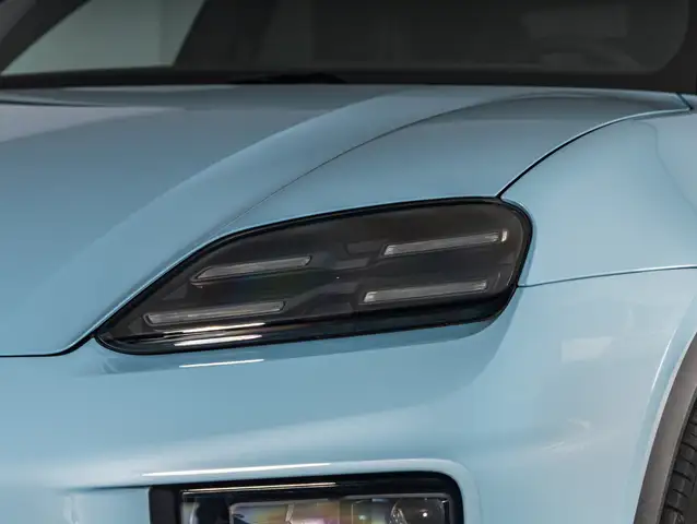 Porsche Macan view 12