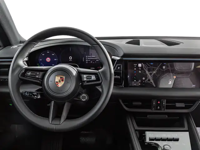 Porsche Macan view 11