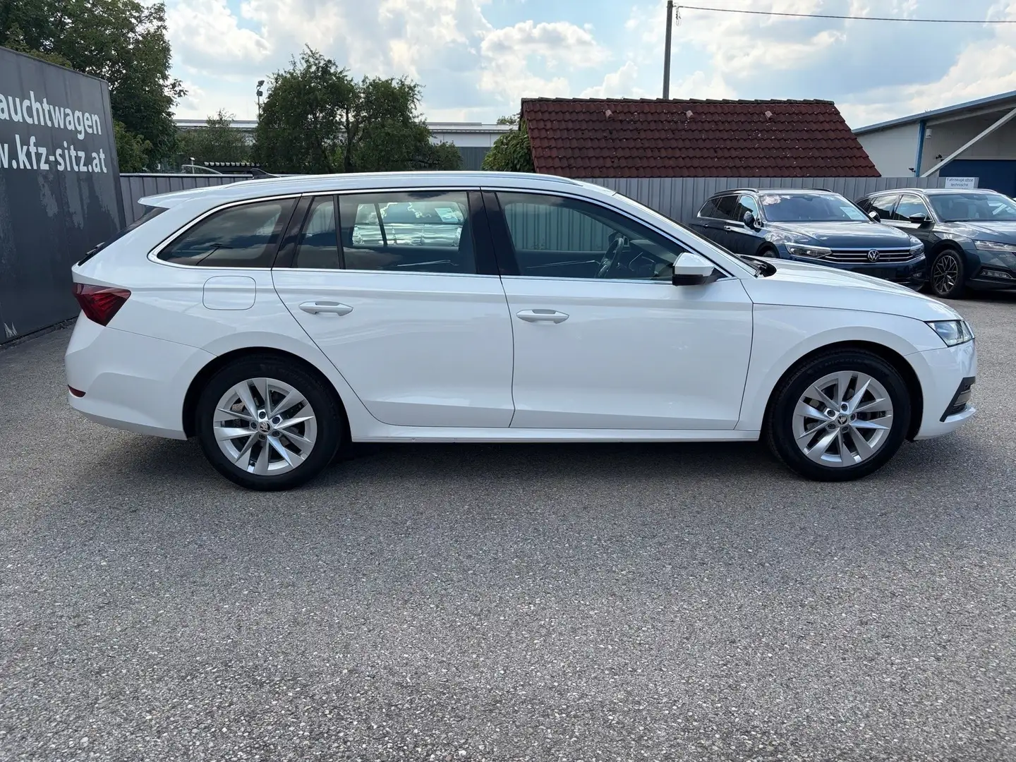 Skoda Octavia Combi 2,0 TDI Style DSG | NP: €47.600 Weiß - 2