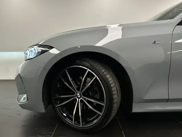 BMW 3 Series view 8