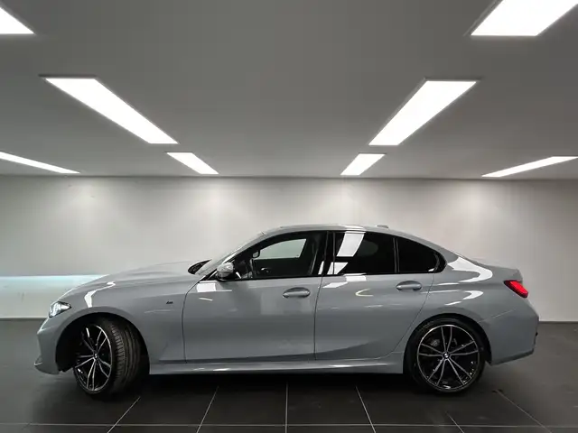 BMW 3 Series view 2