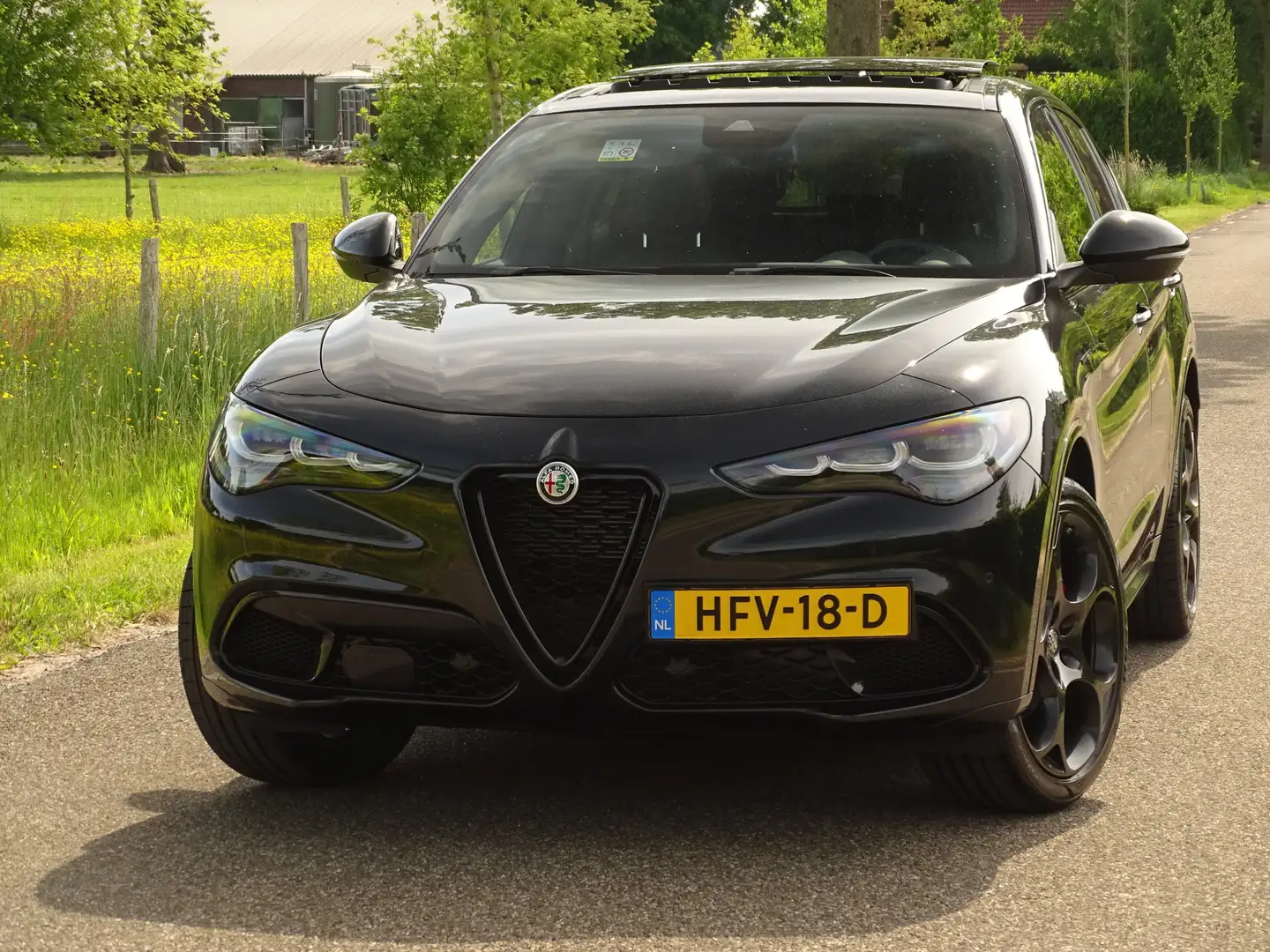 Alfa Romeo Stelvio 2.0 T GME AWD Competizione | BTW! | Carplay | 21in Schwarz - 2