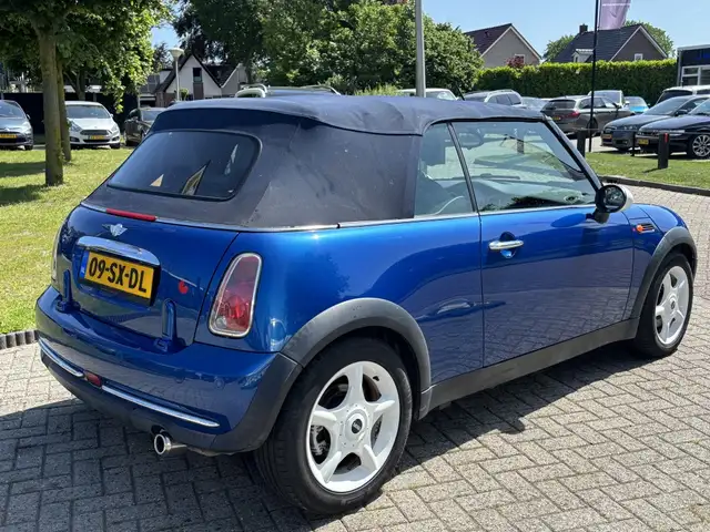 Mini Convertible view 5