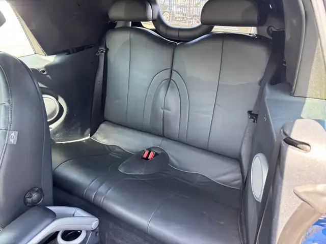 Mini Convertible view 9