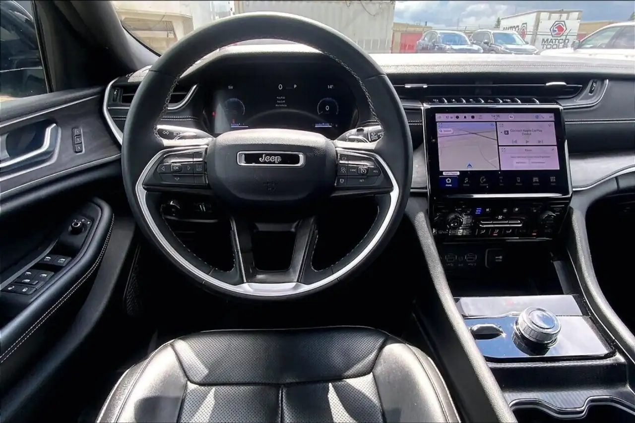 Jeep Grand Cherokee снимка Jeep Grand Cherokee