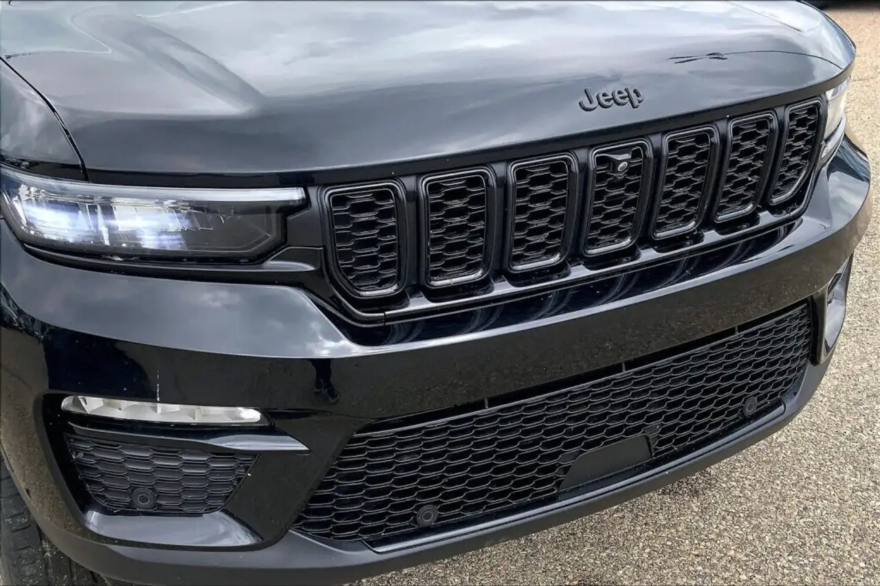 Jeep Grand Cherokee снимка Jeep Grand Cherokee