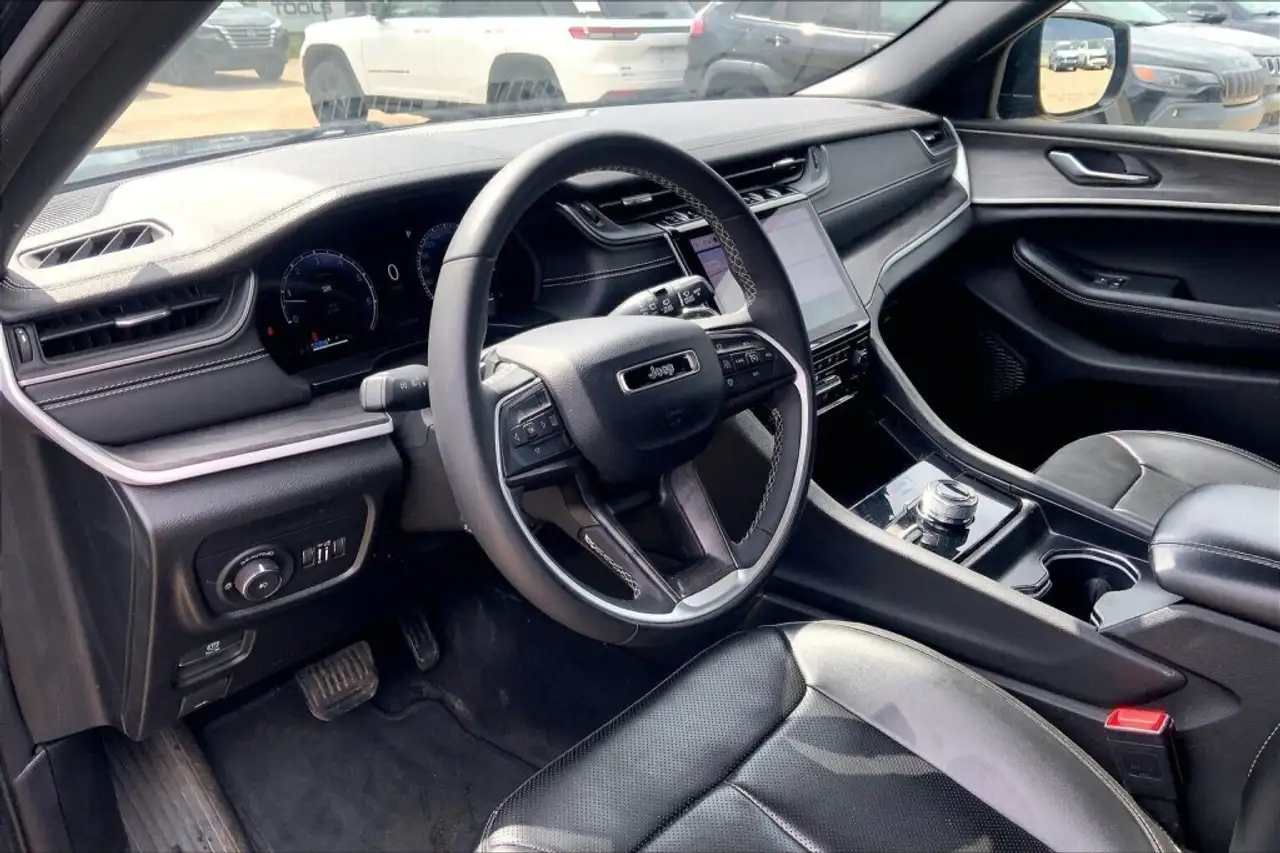 Jeep Grand Cherokee снимка Jeep Grand Cherokee