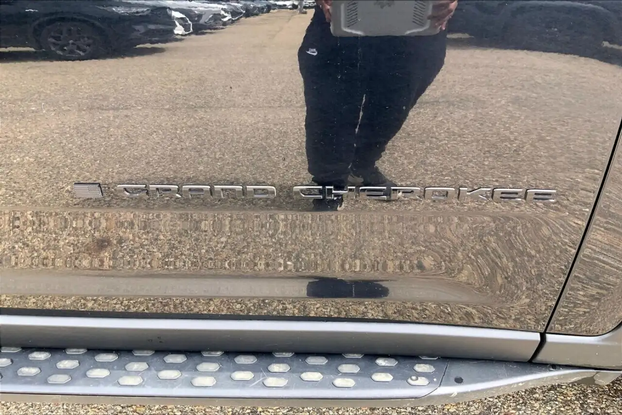 Jeep Grand Cherokee снимка Jeep Grand Cherokee