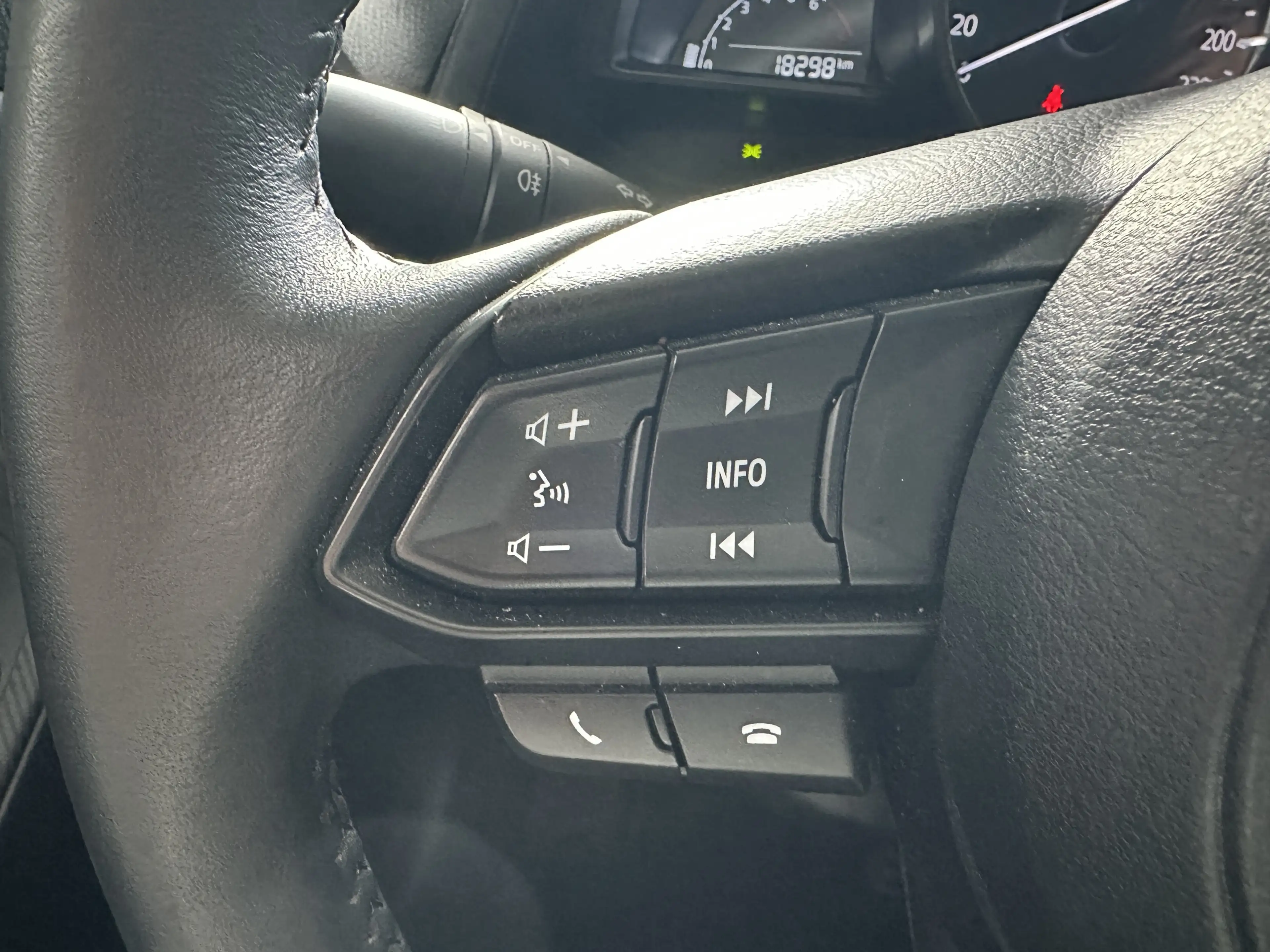 Mazda 2 Homura Navi LED CarPlay Tempomat Kamera — photo 10