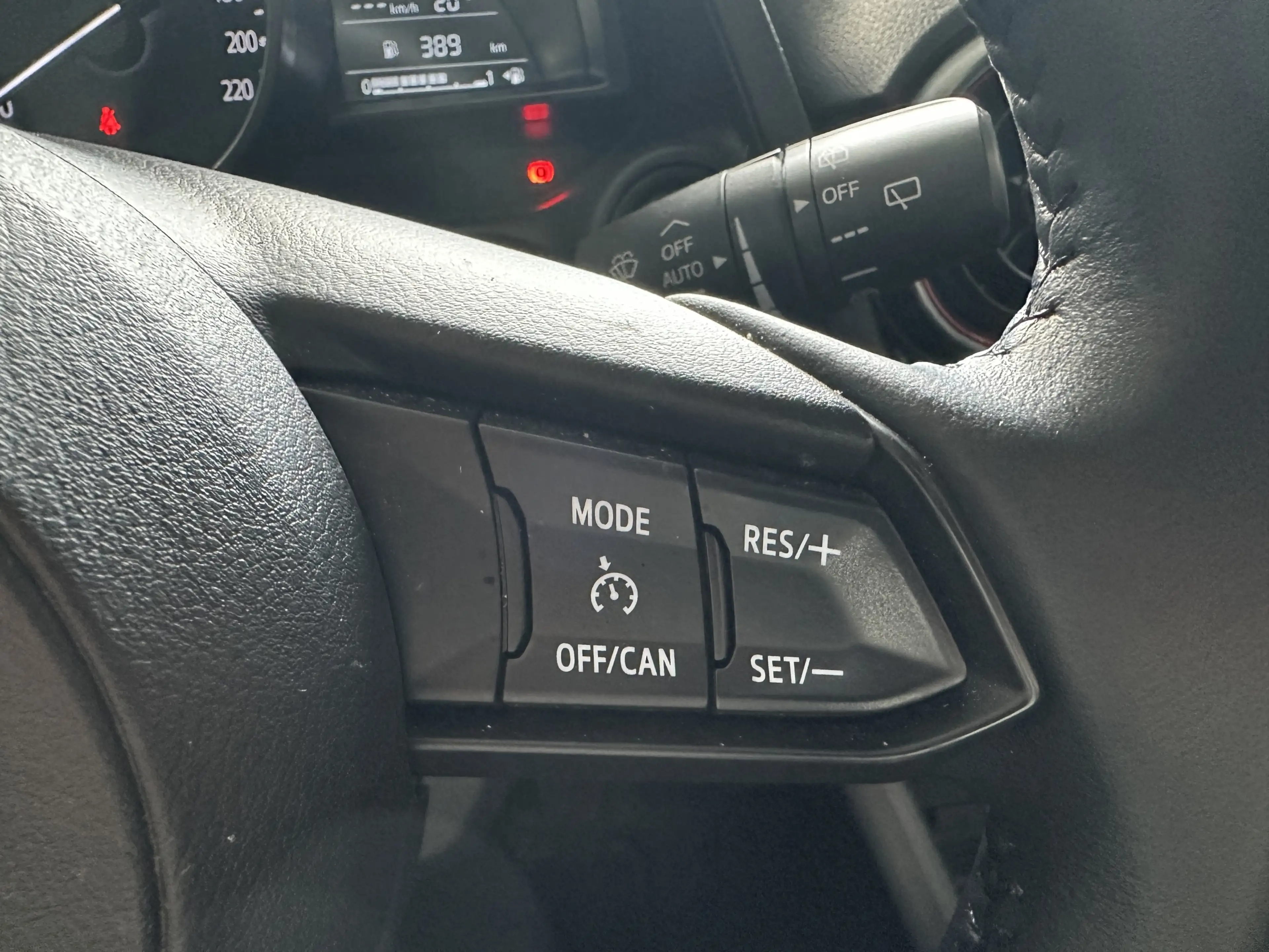 Mazda 2 Homura Navi LED CarPlay Tempomat Kamera — photo 11