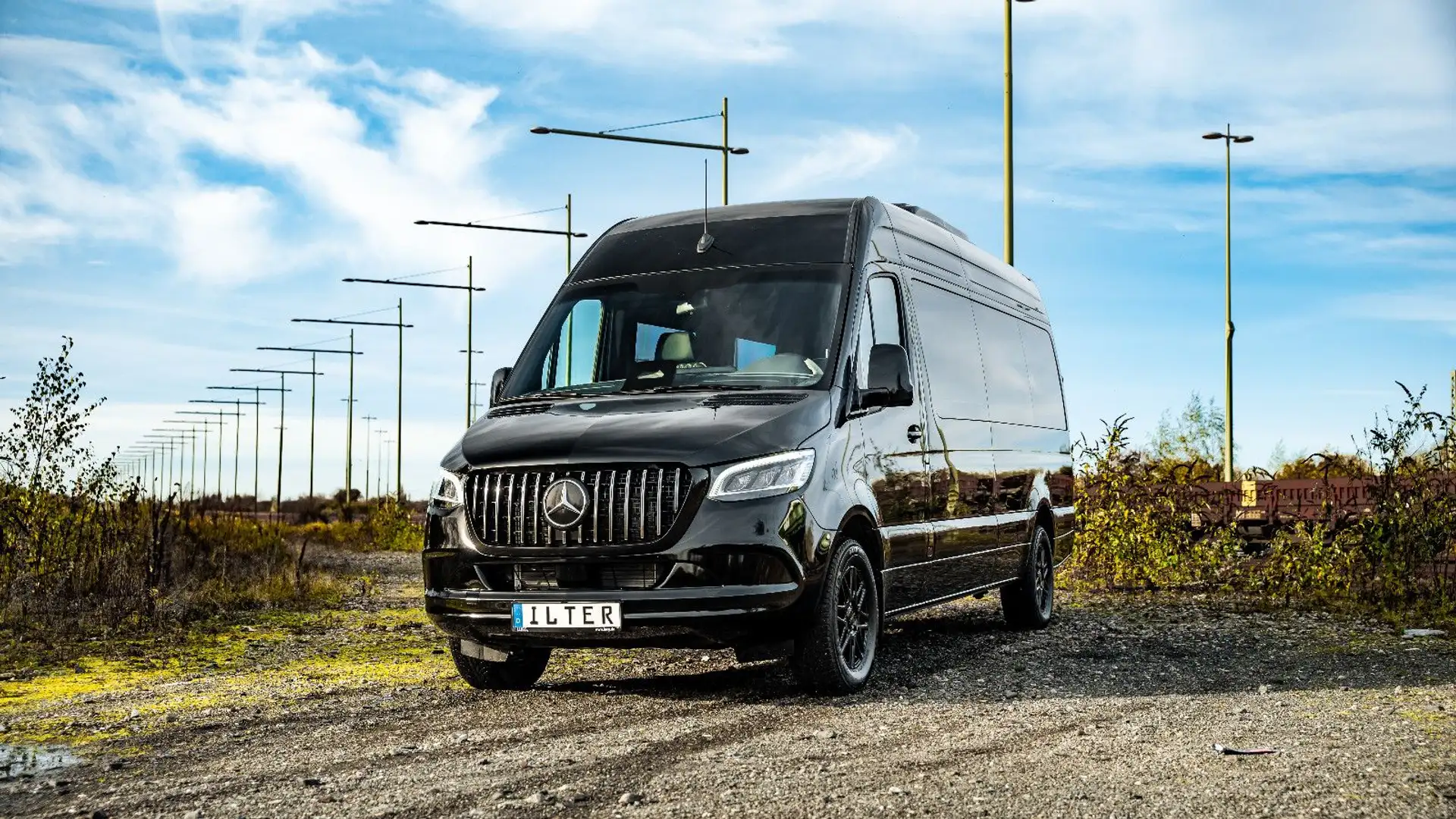 Mercedes-Benz Sprinter 319 VIP Tourismus 8+1 Business Van LED Schwarz - 1