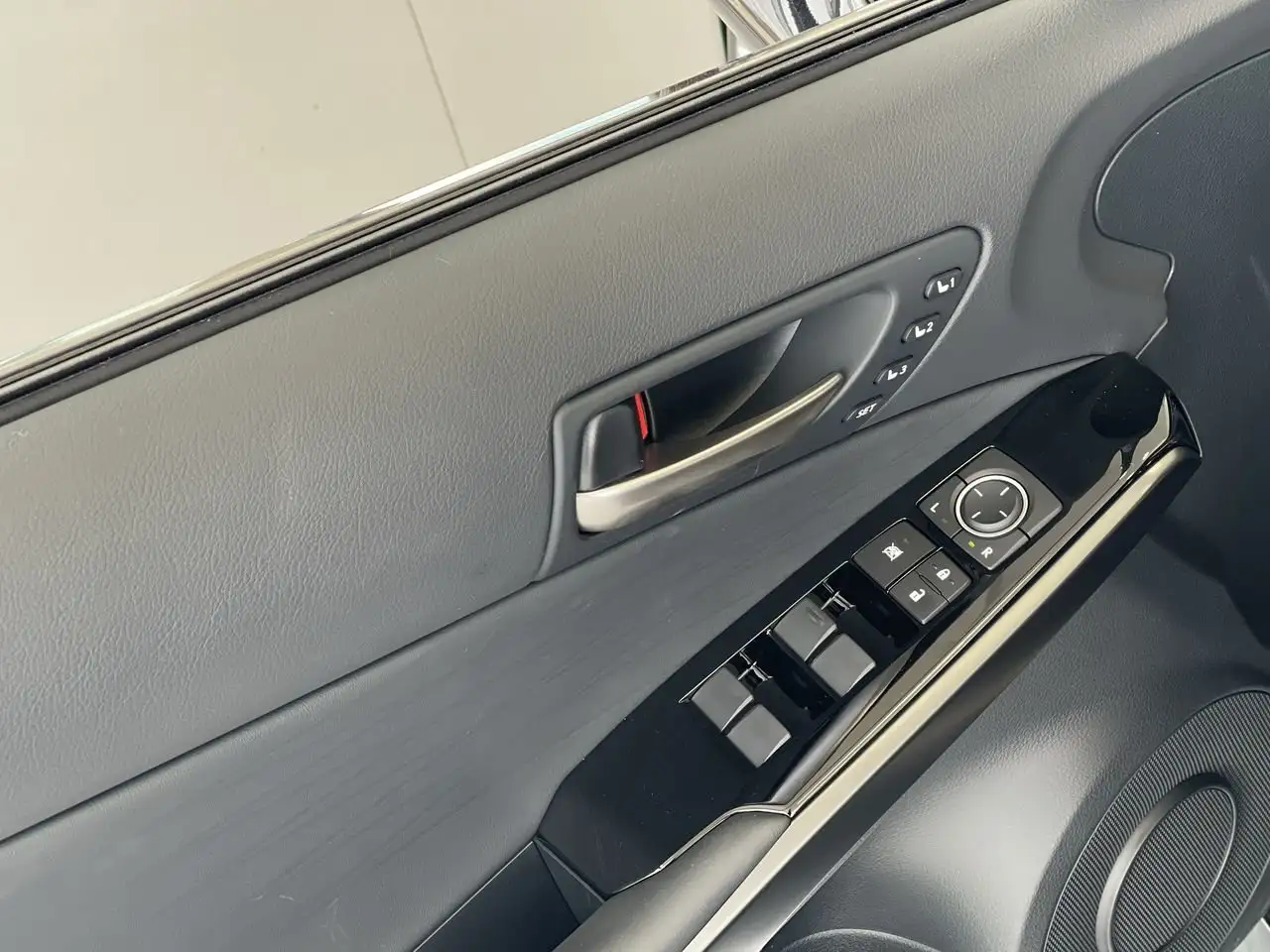 Lexus IS снимка Lexus IS