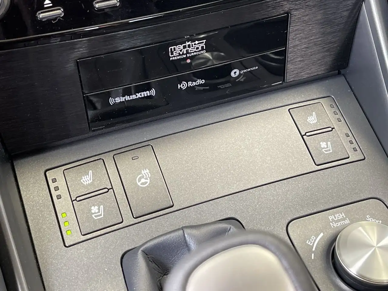 Lexus IS снимка Lexus IS