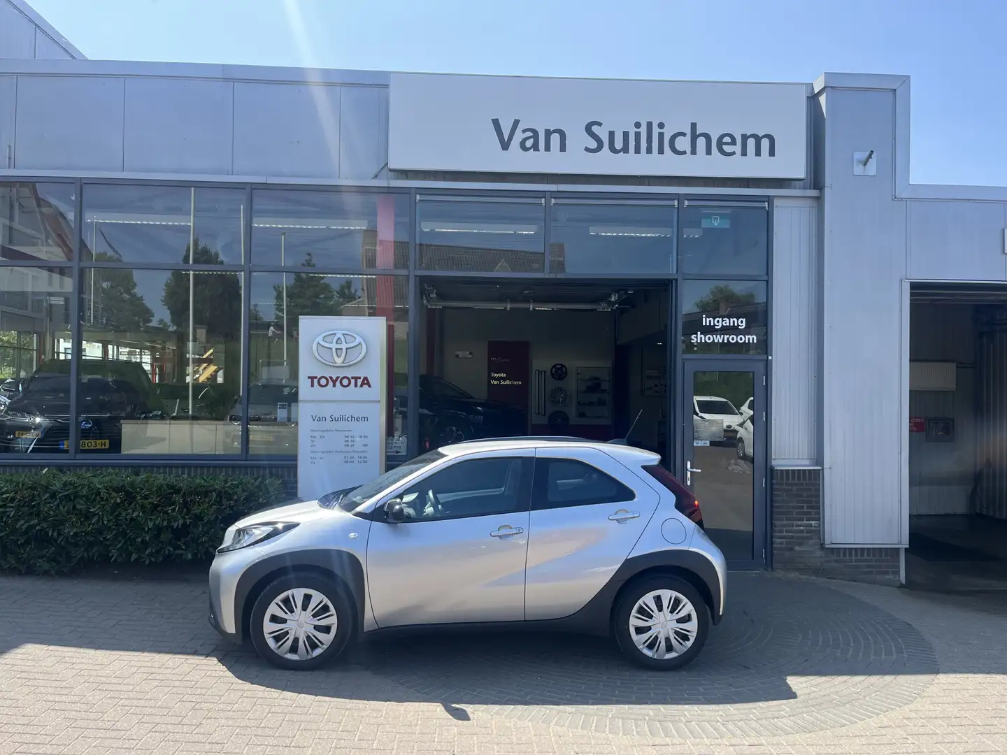 Toyota Aygo X 1.0 VVT-i S-CVT Play Grigio - 1