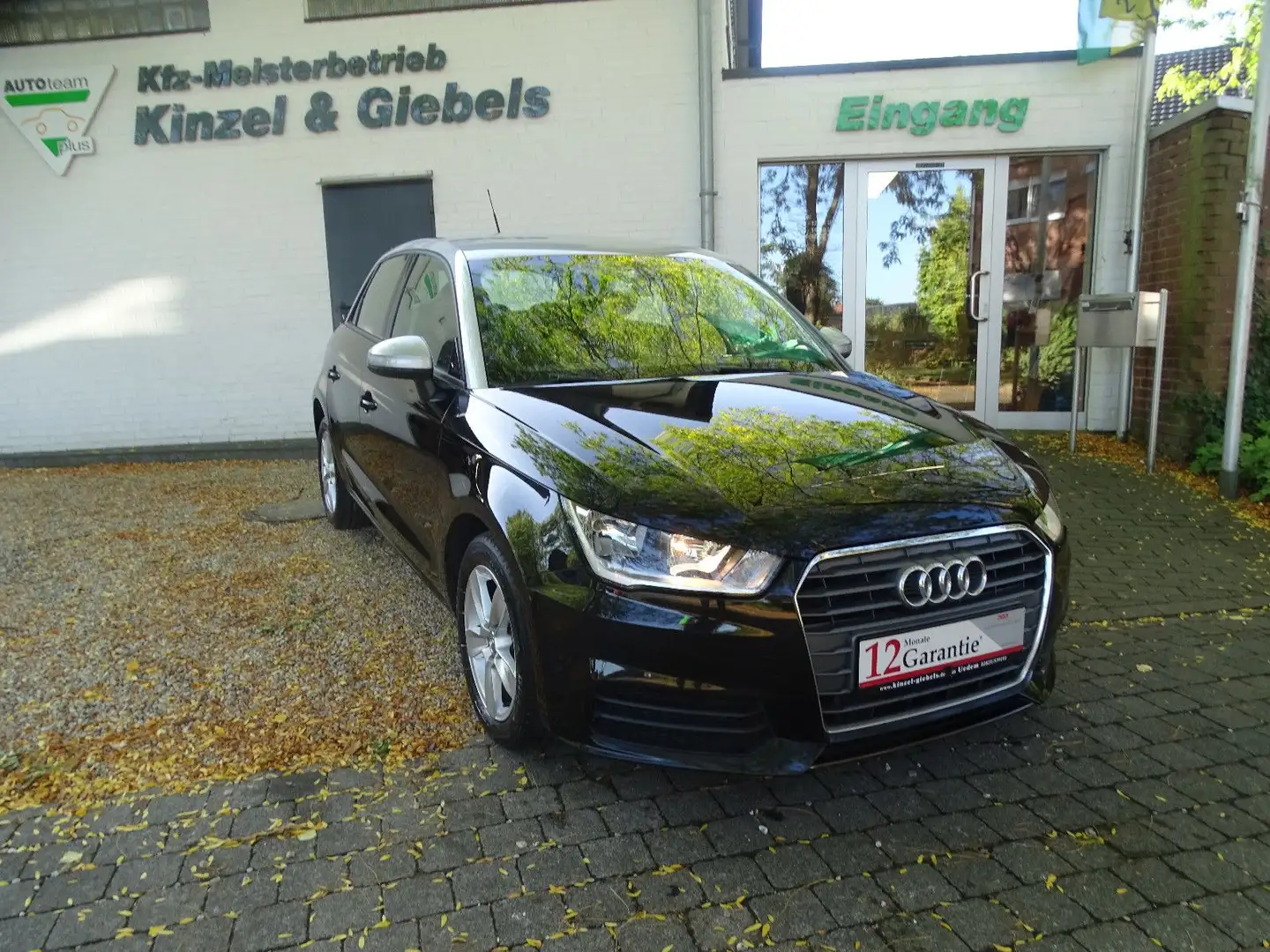 Audi A1 Sportback ultra DSG Navi PDC SHZ Noir - 1
