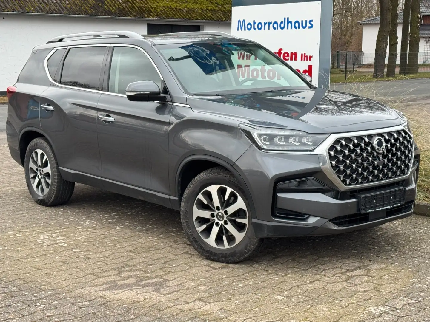 SsangYong Rexton 2.2 e-XDi 4WD KAMERA  NAVI LEDER Grau - 1