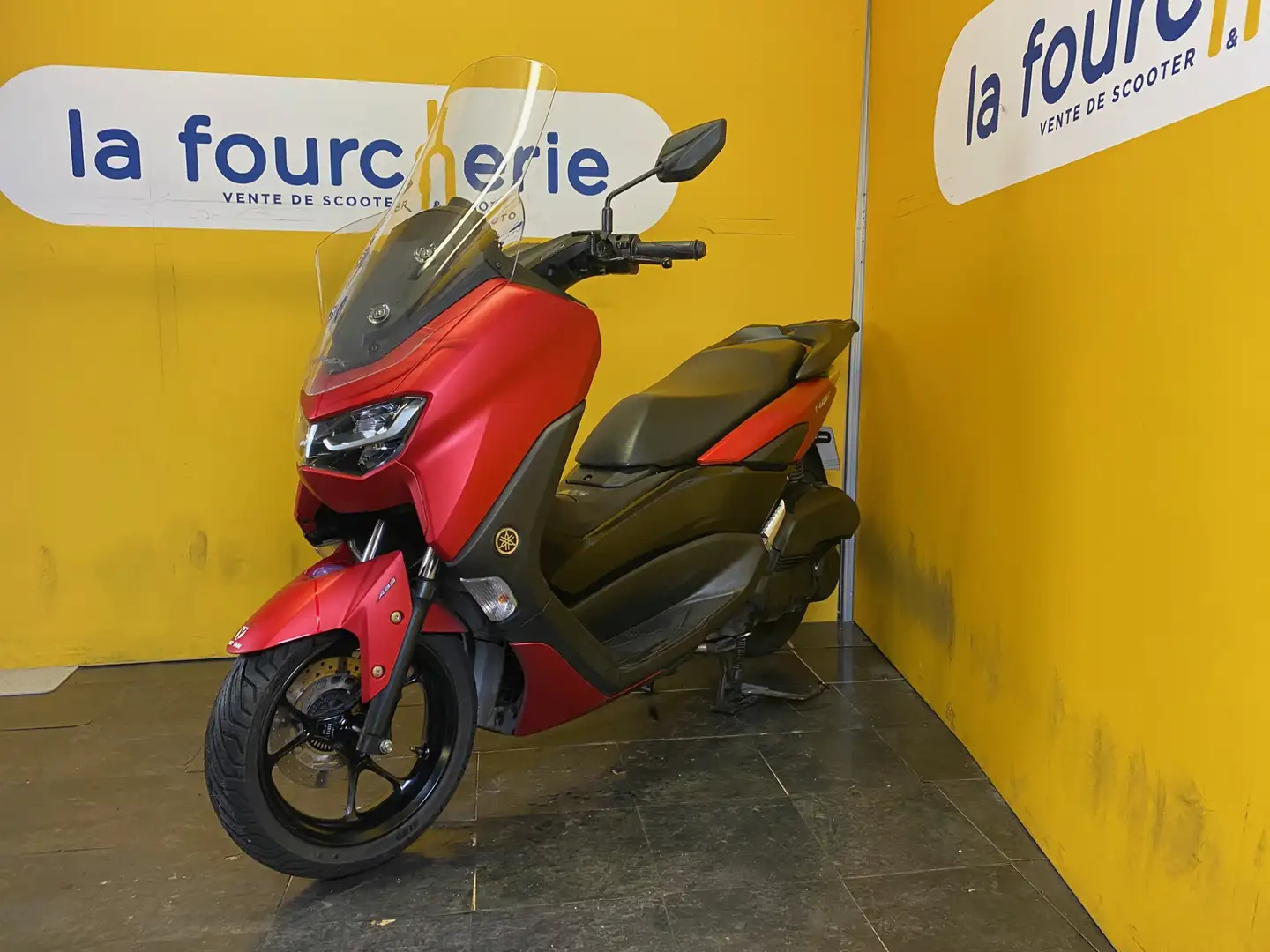 Yamaha NMAX Rouge - 1