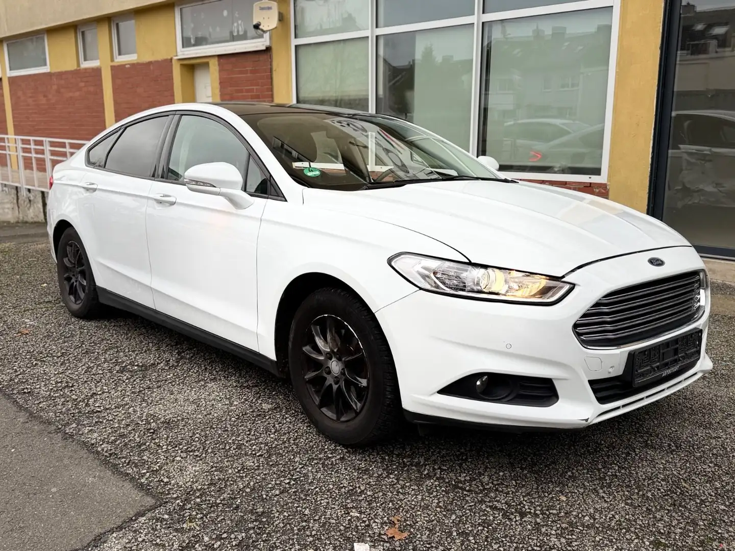 Ford Mondeo 2,0 TDCi 110kW Business Edition ECOnetic Blanc - 1