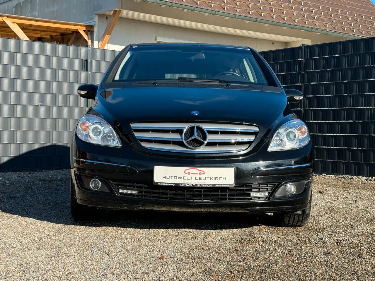 Mercedes-Benz B 200