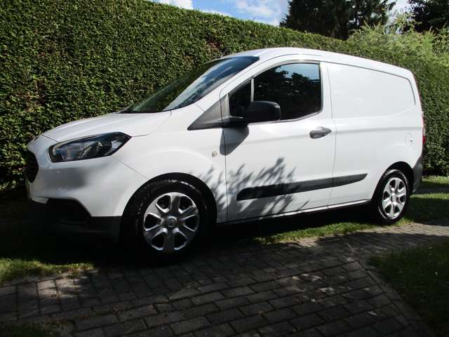 Imagine Ford Transit Courier *KLIMA//SERVICE NEU//MWST.*