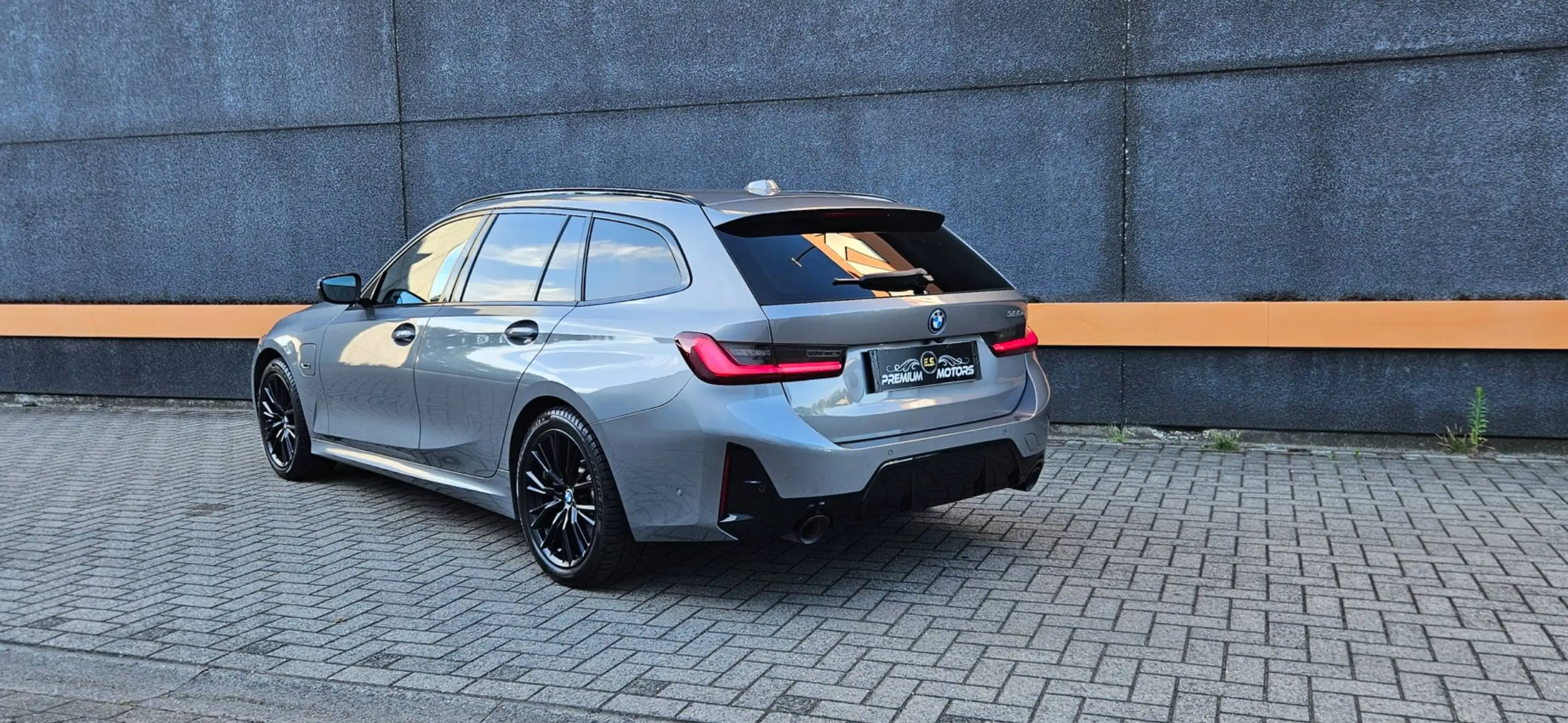BMW 330 320e Touring  M PACK/PANO/LASER/HARMAN KARDON/ACC/COMF ACCES/360 CAM/MEGA FULL *** 320e — photo 3