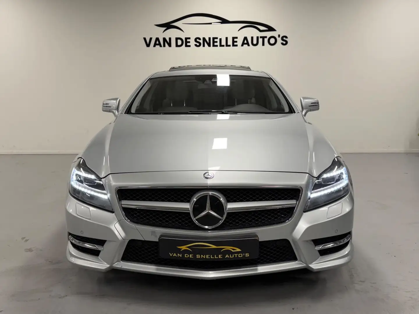 Mercedes-Benz CLS 500 AMG/DEALERONDERHOUDEN/DYNAMICSEATS/NIGHTVISION Grau - 2