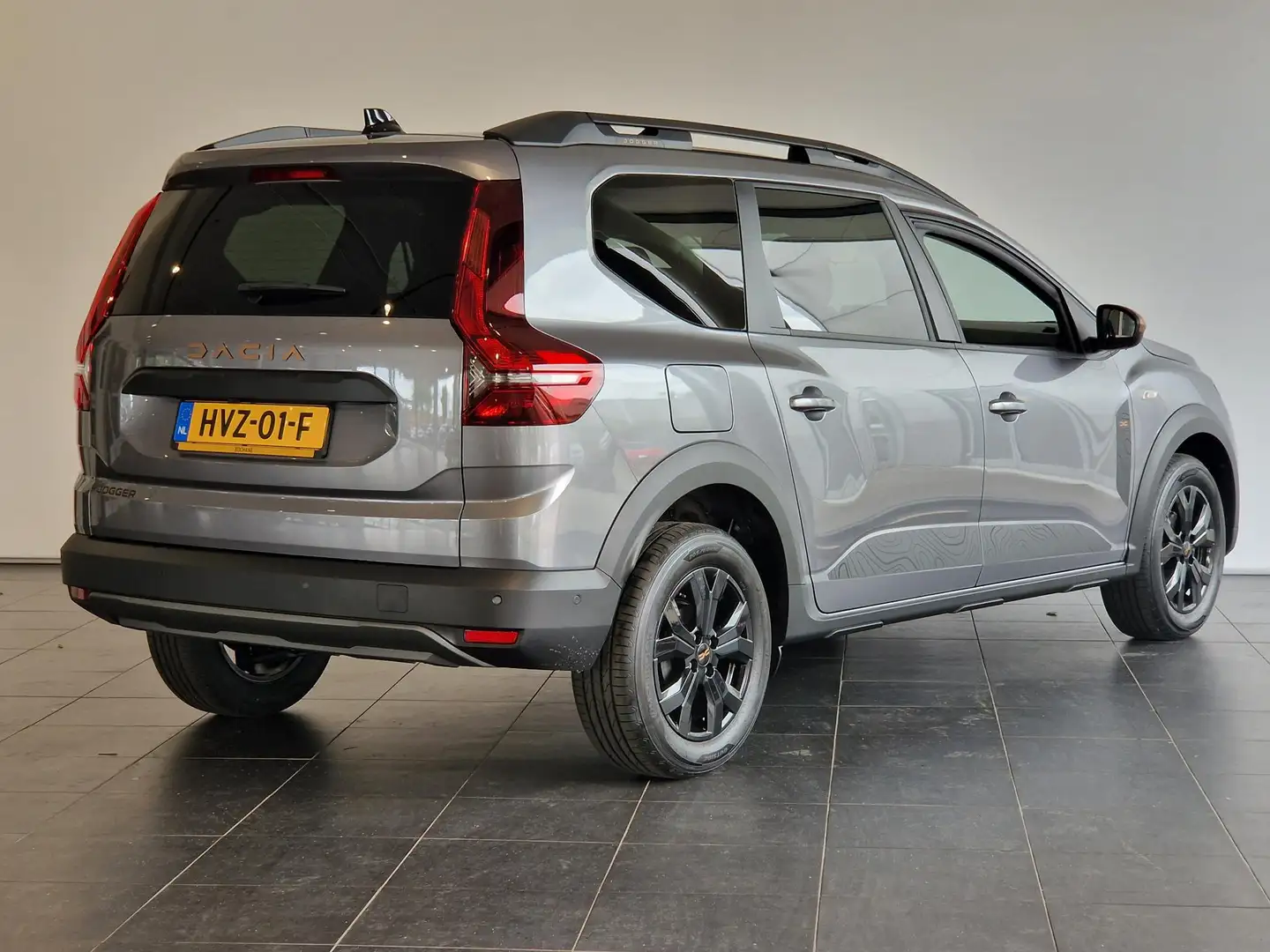Dacia Jogger 1.0 TCe 110 Extreme 5p. PACK NAVIGATIE | PACK EXTR Gris - 2