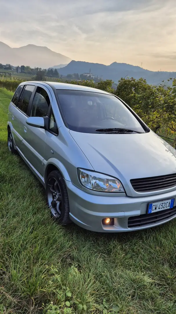 Opel Zafira 1.8 16v Sport Design Edition - 1